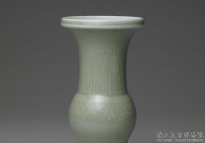 图片[2]-Gu vase with incised pattern in pale green glaze, Qing dynasty, 18th century-China Archive